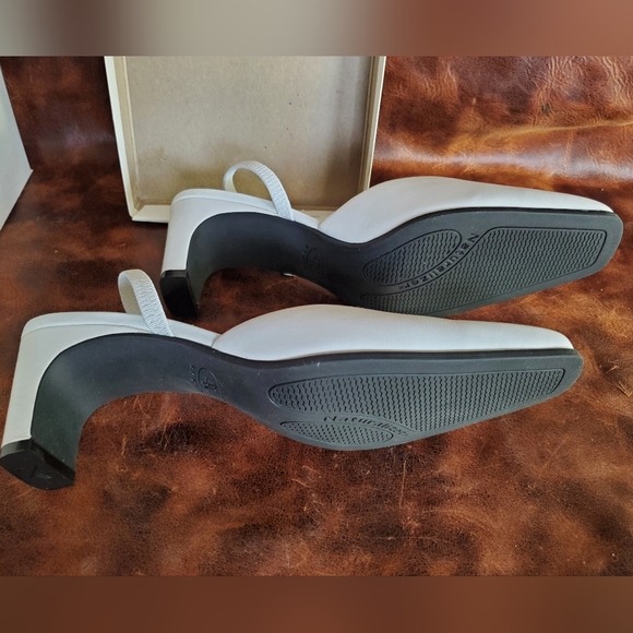 Size 7 Naturalizer White Slingback Heels - Picture 3 of 7
